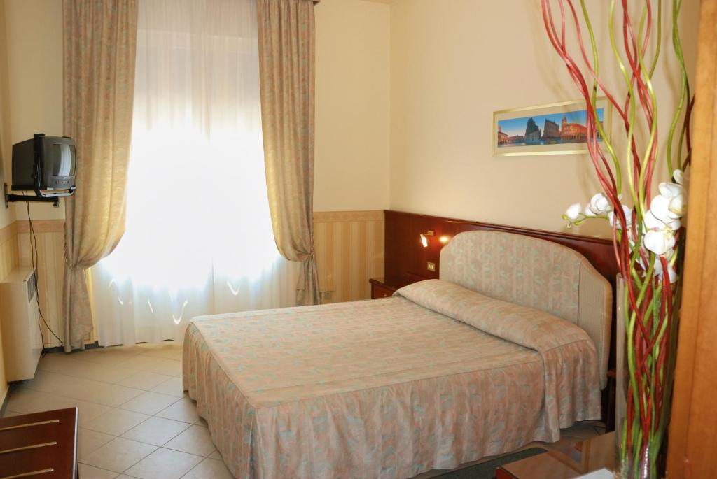 Hotel Olimpic Castel Maggiore Eksteriør billede